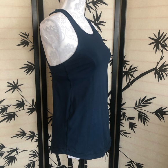 Lululemon Women’s Racerback Tank Top Back Cut Out Built in Bra Size XS - Picture 2 of 12